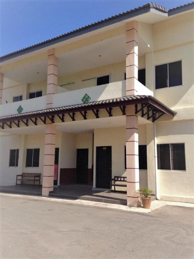 Adina Drive-In Motel Cenang - Managed By Shell Out Resort Pantai Cenang  Bagian luar foto