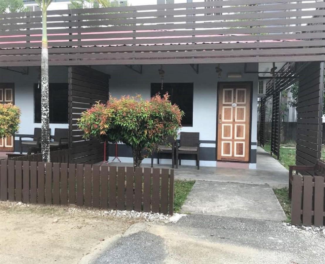 Adina Drive-In Motel Cenang - Managed By Shell Out Resort Pantai Cenang  Bagian luar foto