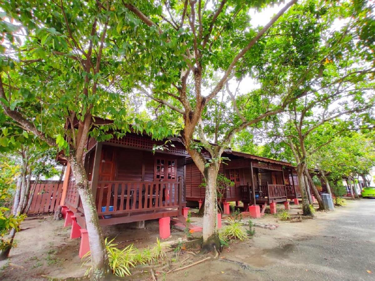 Adina Drive-In Motel Cenang - Managed By Shell Out Resort Pantai Cenang  Bagian luar foto