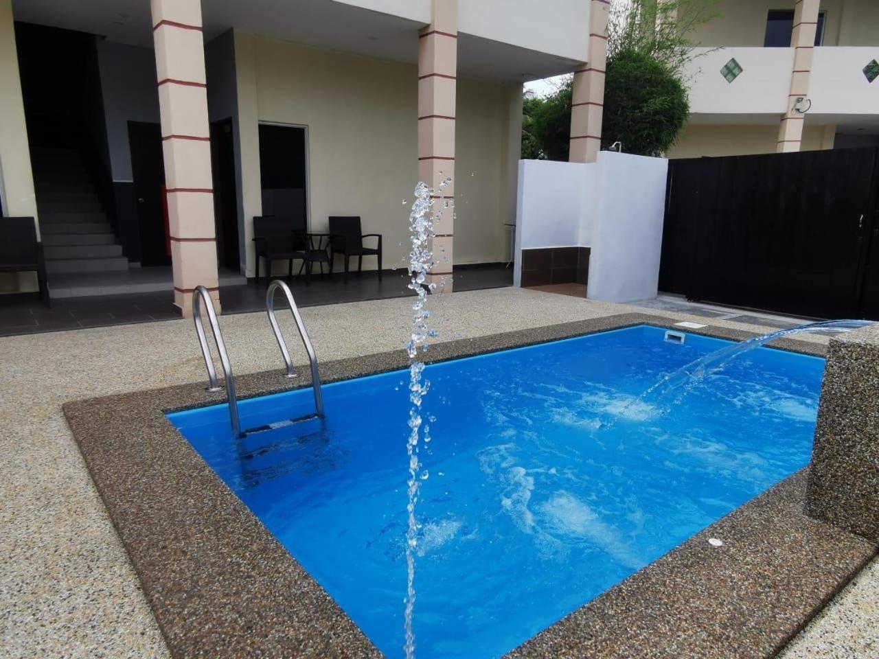 Adina Drive-In Motel Cenang - Managed By Shell Out Resort Pantai Cenang  Bagian luar foto